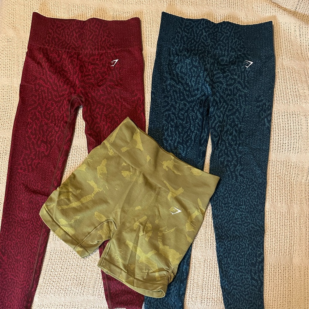Cheetah print scrunching leggings red and teal. Green camo Scrunching shorts